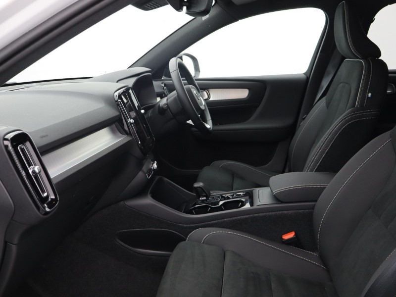 Used Volvo XC40 2025 for sale - 76980949: Photo 5