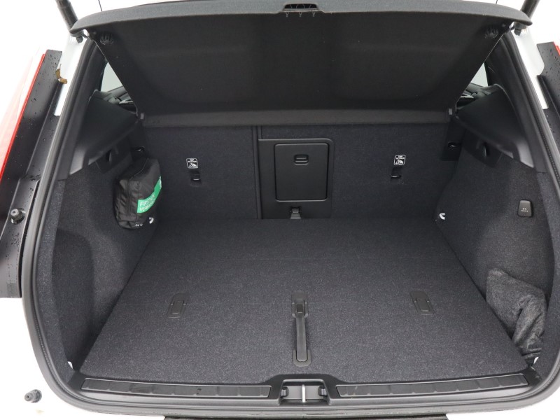 Used Volvo XC40 2025 for sale - 76980949: Photo 56