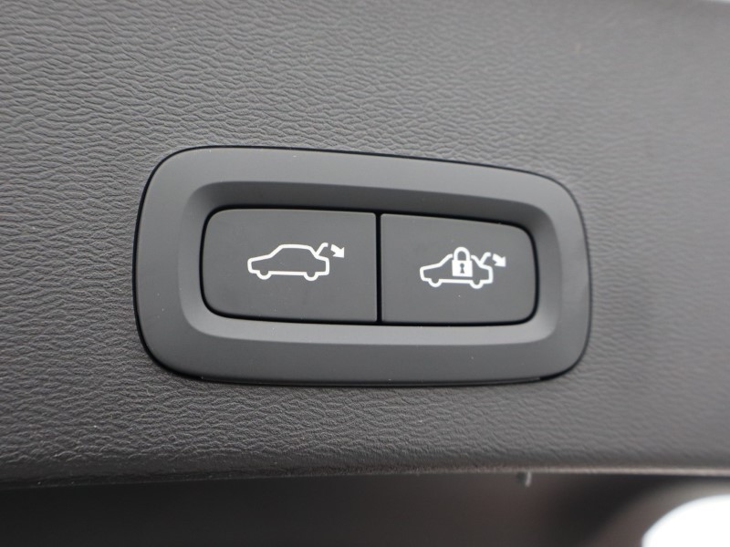 Used Volvo XC40 2025 for sale - 76980949: Photo 57