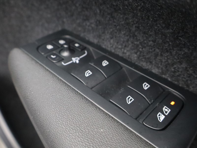 Used Volvo XC40 2023 for sale - 76981582: Photo 18