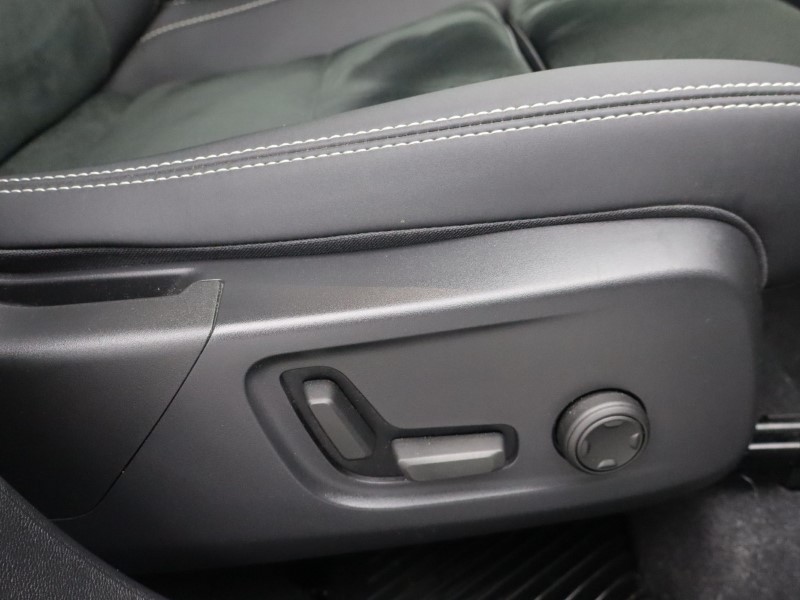 Used Volvo XC40 2023 for sale - 76981582: Photo 23