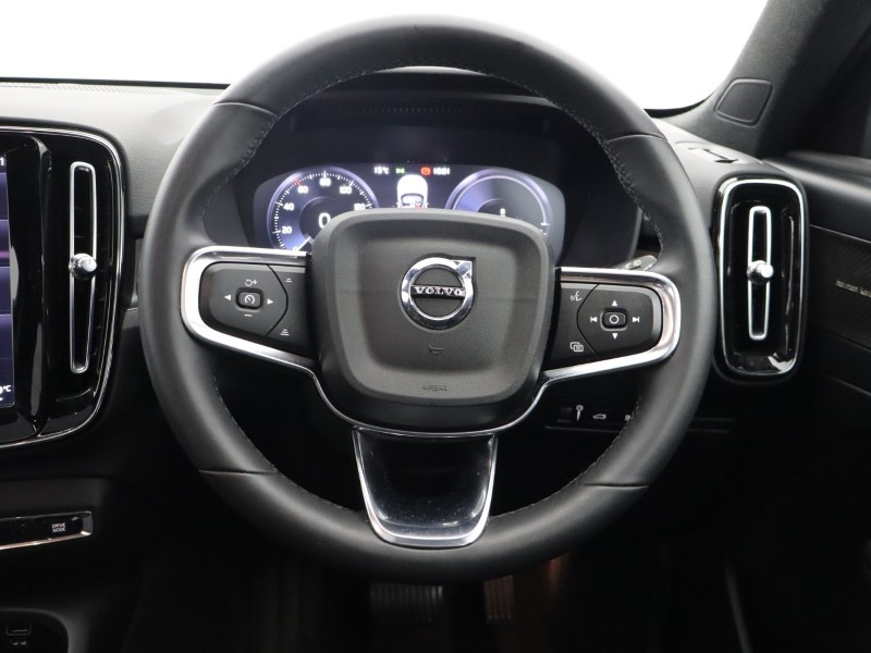 Used Volvo XC40 2023 for sale - 76981582: Photo 35