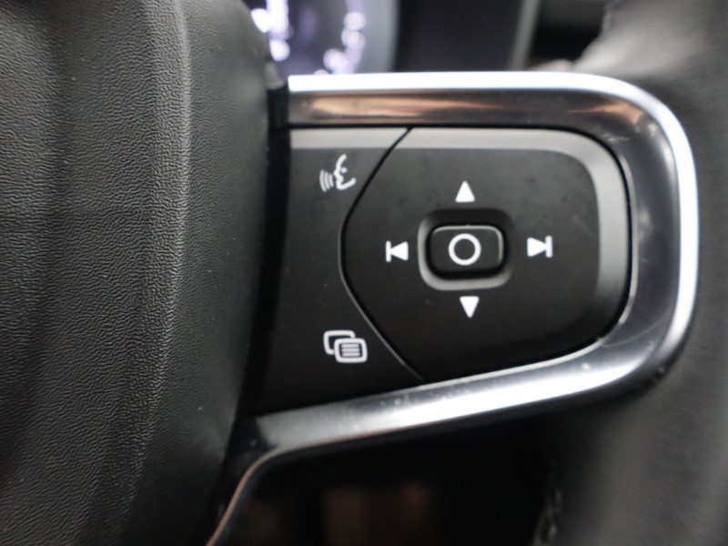 Used Volvo XC40 2023 for sale - 76981582: Photo 37