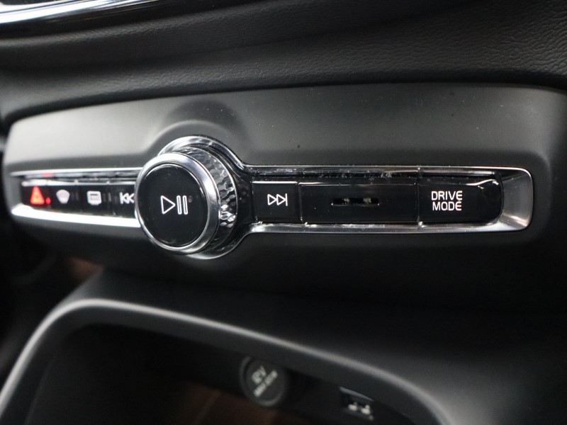 Used Volvo XC40 2023 for sale - 76981582: Photo 44