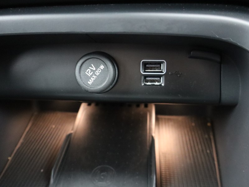 Used Volvo XC40 2023 for sale - 76981582: Photo 45