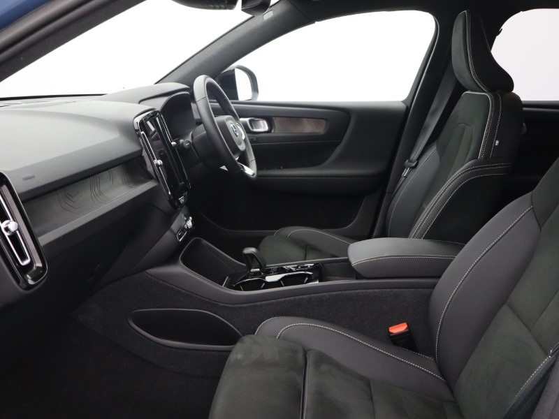 Used Volvo XC40 2023 for sale - 76981582: Photo 5