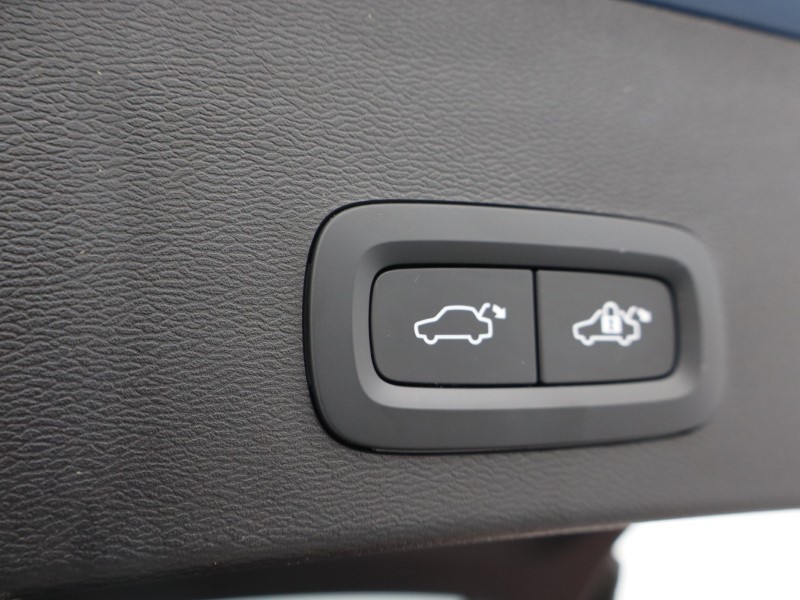 Used Volvo XC40 2023 for sale - 76981582: Photo 59