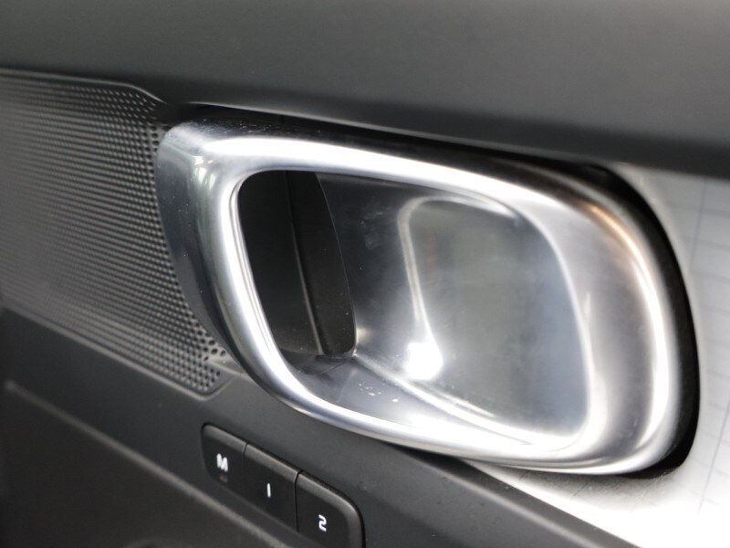 Used Volvo XC40 2023 for sale - 78133666: Photo 32