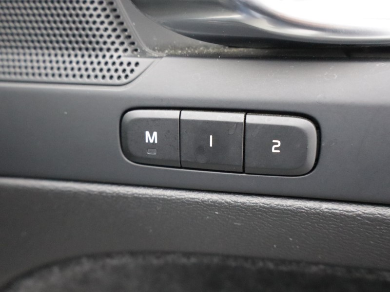 Used Volvo XC40 2023 for sale - 78133666: Photo 33