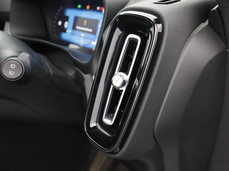 Used Volvo XC40 2023 for sale - 78133666: Photo 34