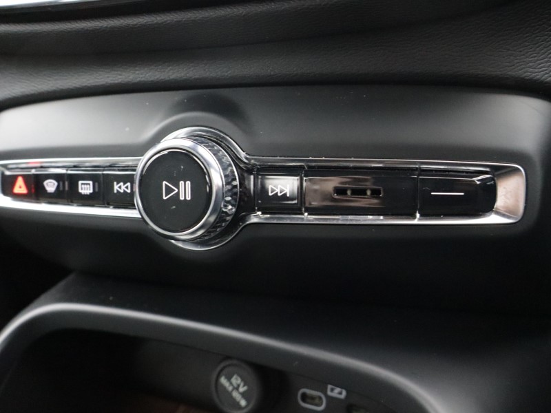 Used Volvo XC40 2023 for sale - 78133666: Photo 60