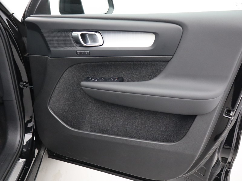 Used Volvo XC40 2025 for sale - 76980982: Photo 16