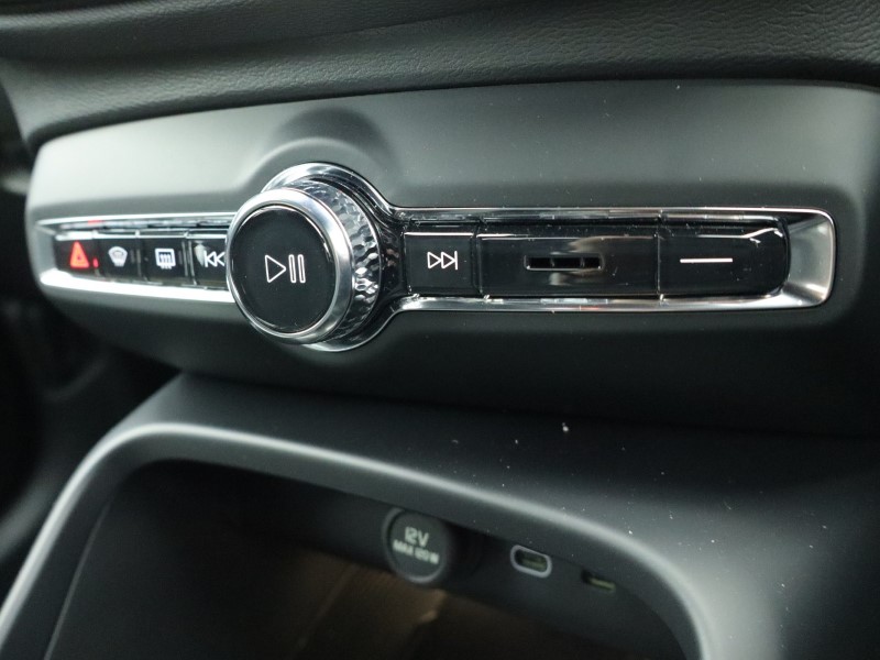 Used Volvo XC40 2025 for sale - 76980982: Photo 46