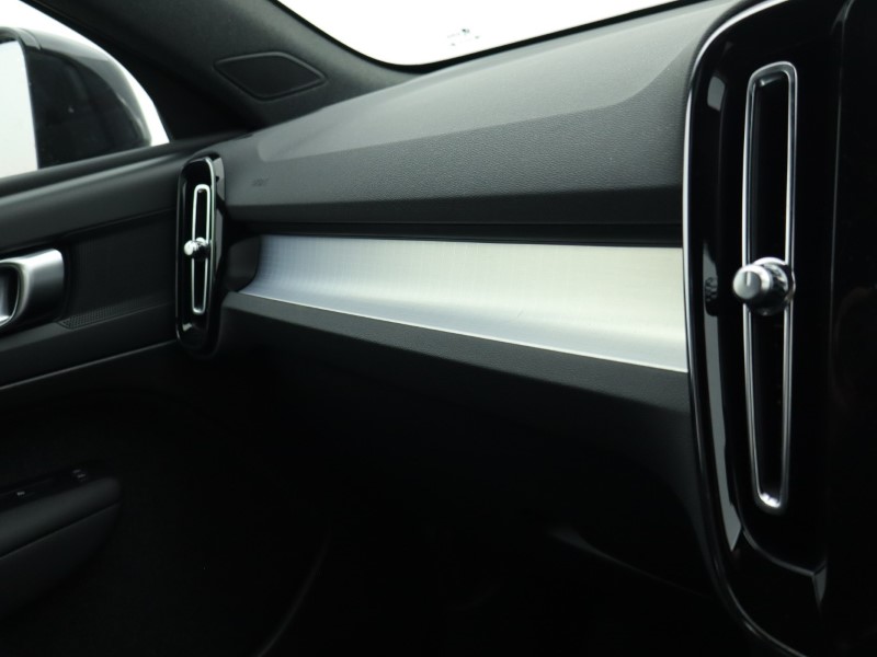 Used Volvo XC40 2025 for sale - 76980982: Photo 50