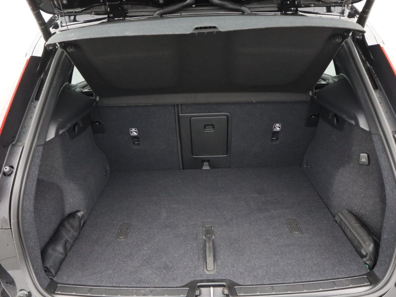 Used Volvo XC40 2025 for sale - 76980982: Photo 61