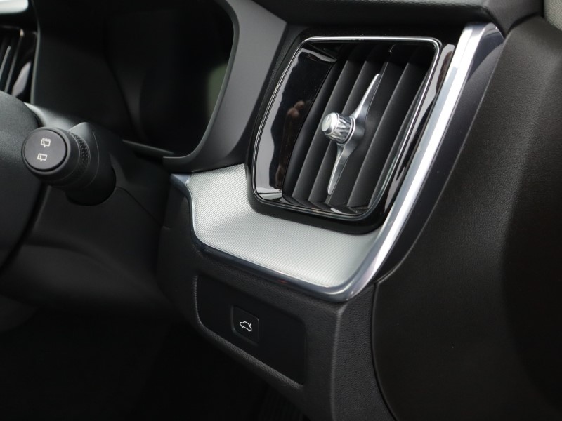 Used Volvo XC60 2023 for sale - 77353914: Photo 30