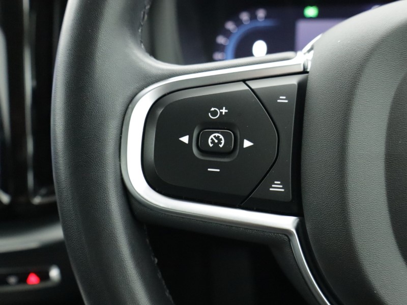 Used Volvo XC60 2023 for sale - 77353914: Photo 44