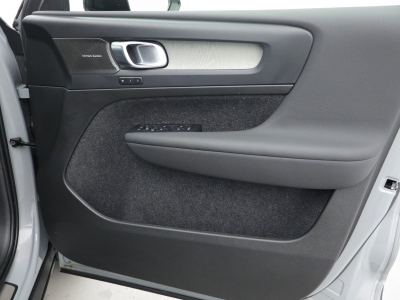 Used Volvo XC40 2025 for sale - 76982268: Photo 33