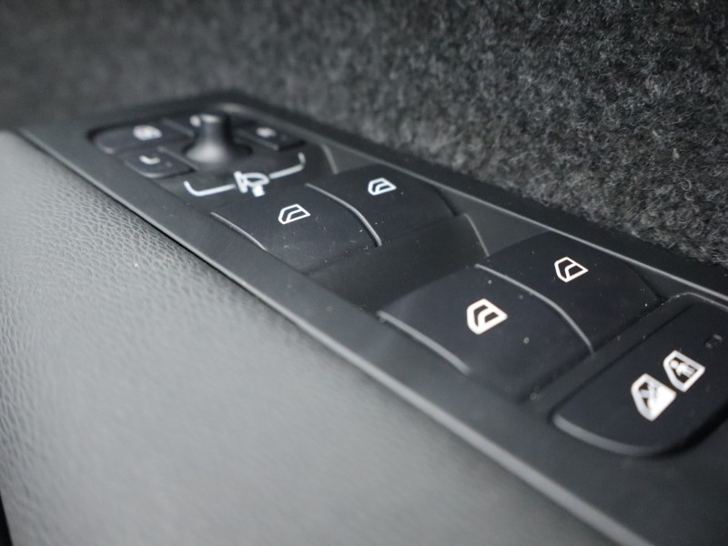 Used Volvo XC40 2025 for sale - 76982268: Photo 35