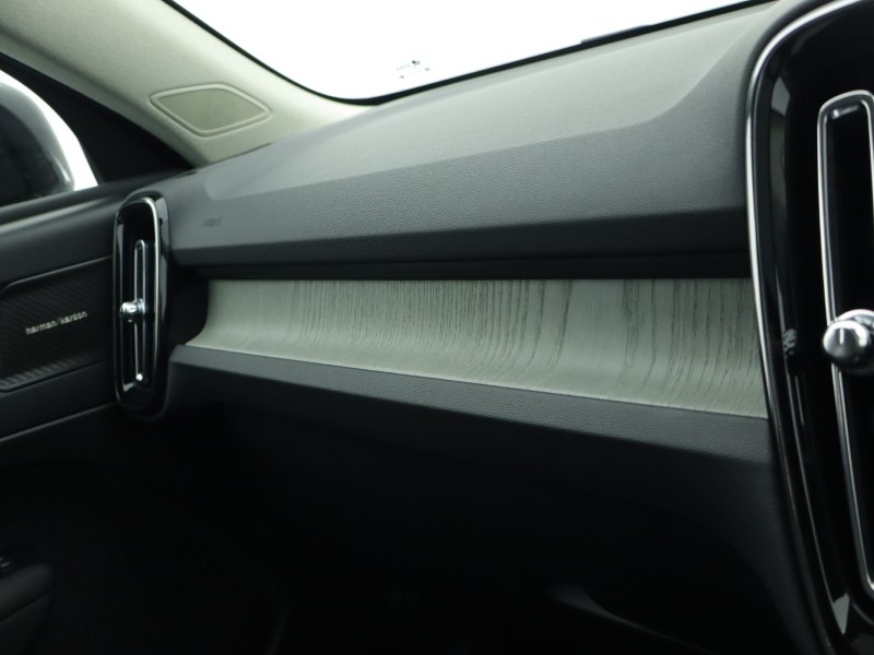 Used Volvo XC40 2025 for sale - 76982268: Photo 63