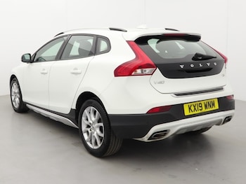 Used Volvo V40 2019 for sale - 77950804: Photo