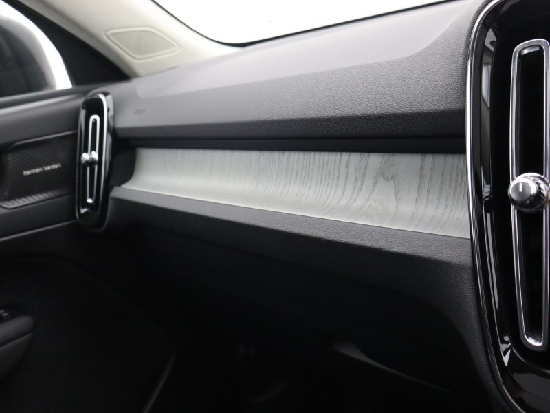 Used Volvo XC40 2025 for sale - 76981918: Photo 65