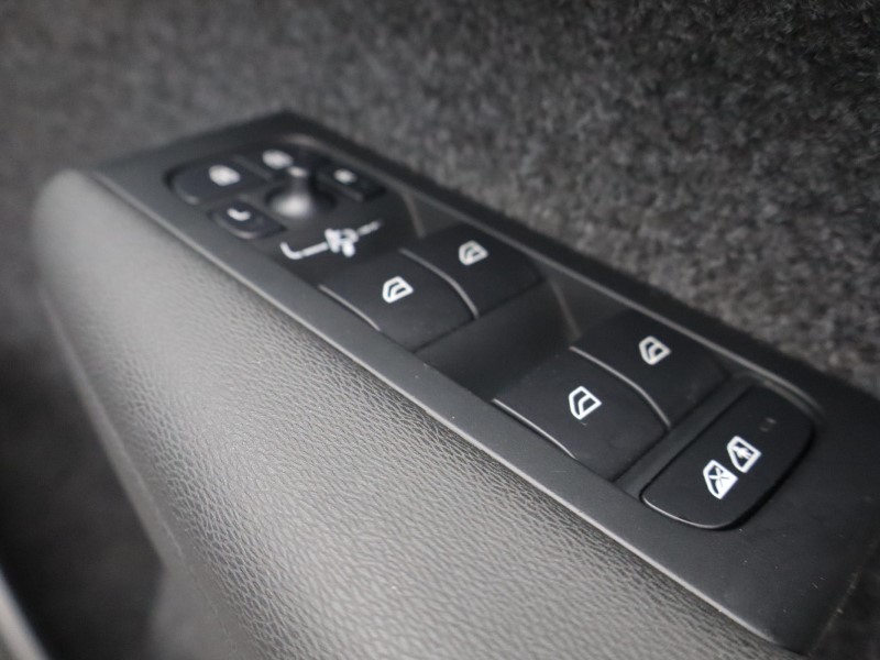 Used Volvo XC40 2024 for sale - 76981069: Photo 17