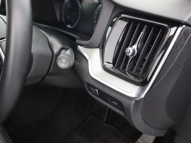 Used Volvo V60 2022 for sale - 76982175: Photo 18