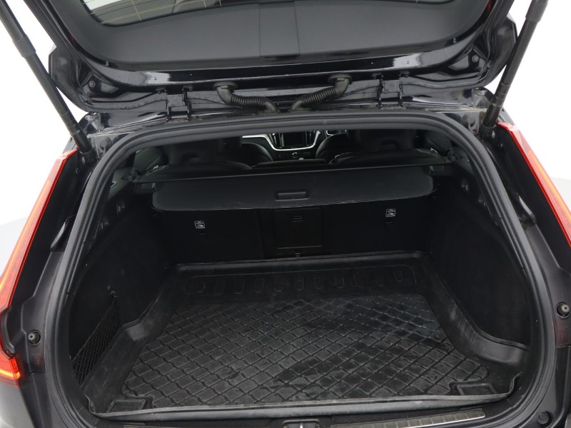 Used Volvo V60 2022 for sale - 76982175: Photo 47