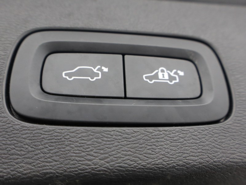 Used Volvo V60 2022 for sale - 76982175: Photo 48