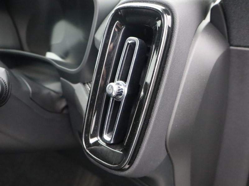 Used Volvo XC40 2025 for sale - 76981375: Photo 21