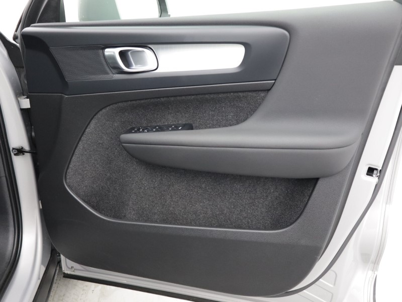 Used Volvo XC40 2023 for sale - 78179965: Photo 28