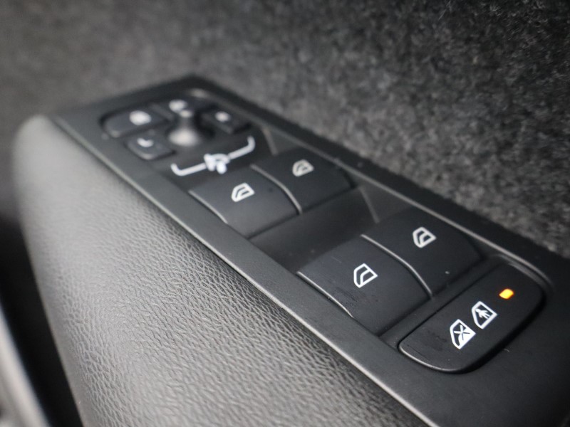 Used Volvo XC40 2025 for sale - 76982159: Photo 27