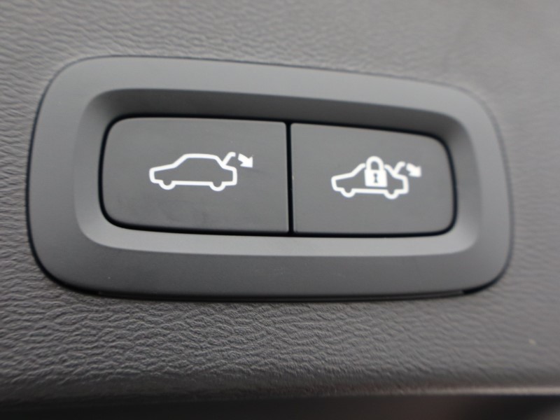 Used Volvo XC40 2025 for sale - 76982159: Photo 42