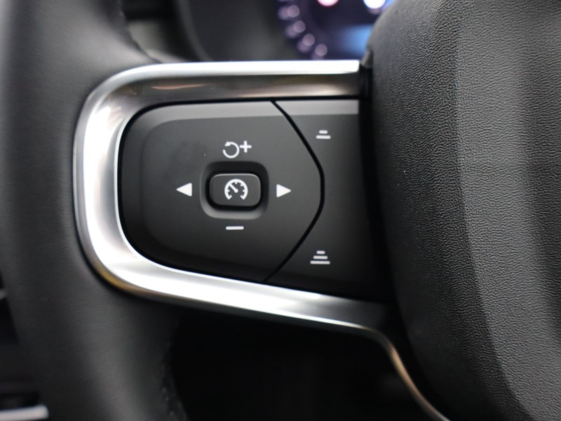 Used Volvo XC40 2025 for sale - 76982159: Photo 51