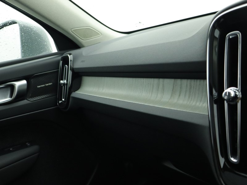 Used Volvo XC40 2025 for sale - 76982159: Photo 63