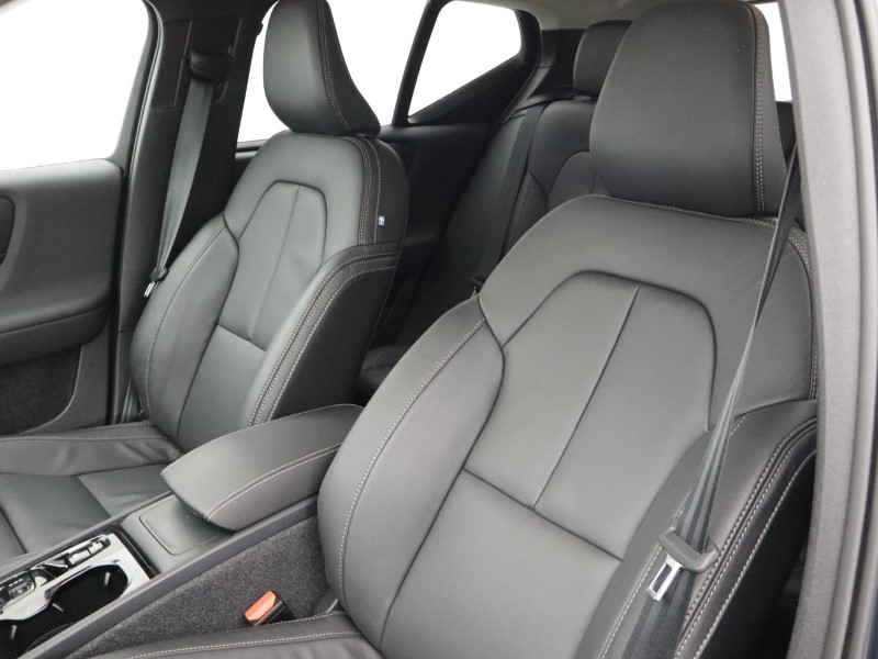 Used Volvo XC40 2025 for sale - 77762939: Photo 30