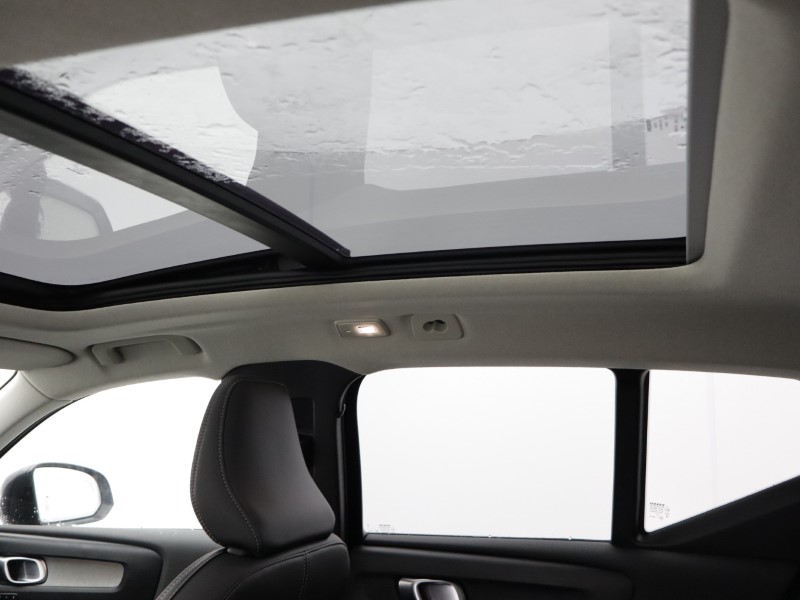 Used Volvo XC40 2025 for sale - 77762939: Photo 33