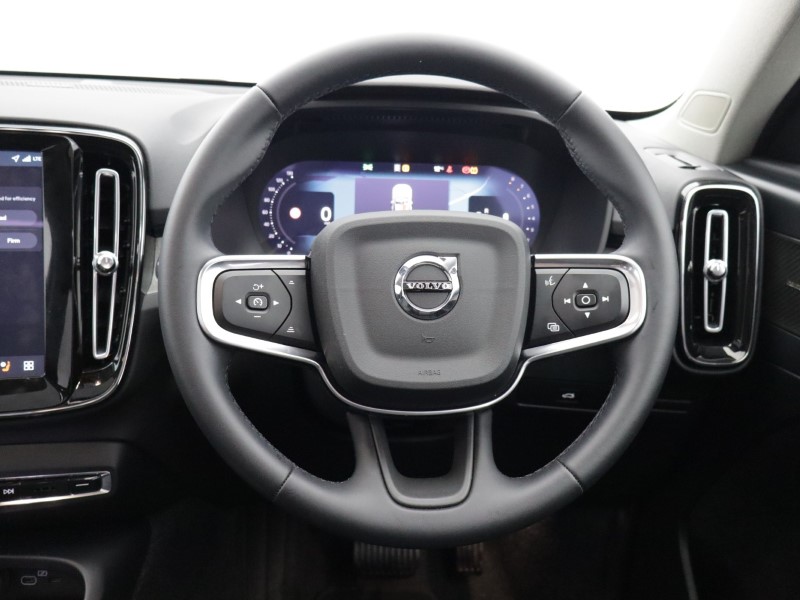 Used Volvo XC40 2025 for sale - 77762939: Photo 41