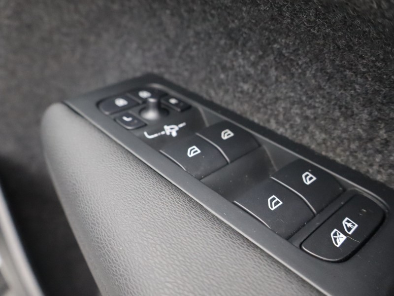 Used Volvo XC40 2024 for sale - 76981399: Photo 19