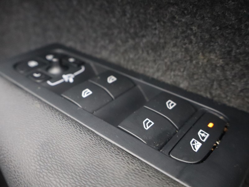 Used Volvo XC40 2023 for sale - 76981646: Photo 17