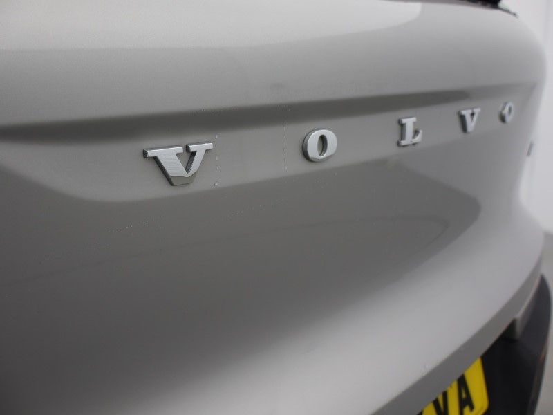 Used Volvo XC40 2024 for sale - 76982351: Photo 15