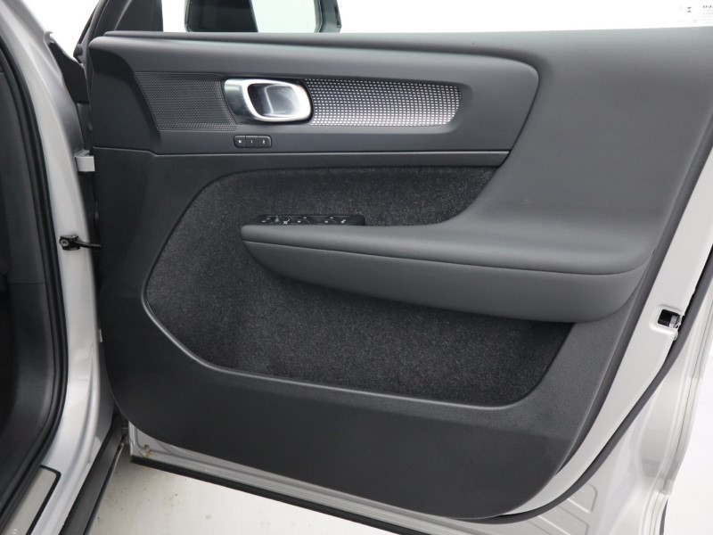 Used Volvo XC40 2024 for sale - 76982351: Photo 30