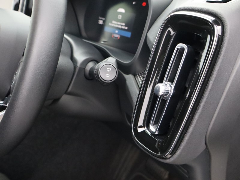 Used Volvo XC40 2024 for sale - 76982351: Photo 35