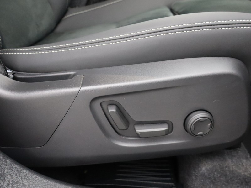 Used Volvo XC40 2024 for sale - 76982351: Photo 37