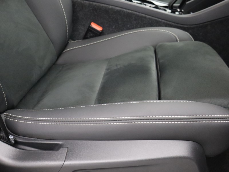 Used Volvo XC40 2024 for sale - 76982351: Photo 38