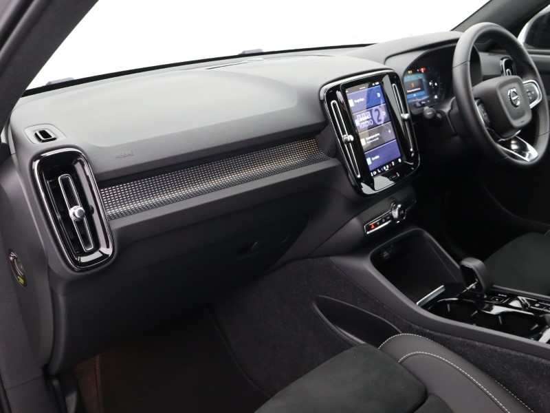 Used Volvo XC40 2024 for sale - 76982351: Photo 41