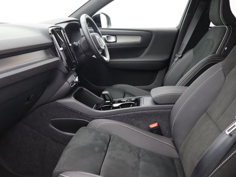 Used Volvo XC40 2024 for sale - 76982351: Photo 5