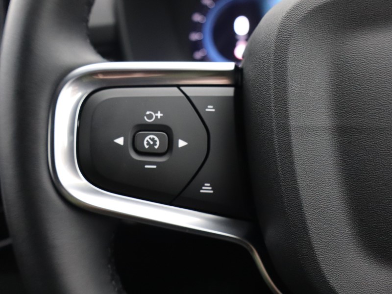 Used Volvo XC40 2024 for sale - 76982351: Photo 50