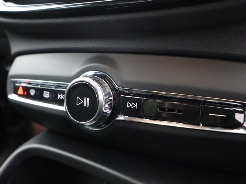 Used Volvo XC40 2024 for sale - 76982351: Photo 56